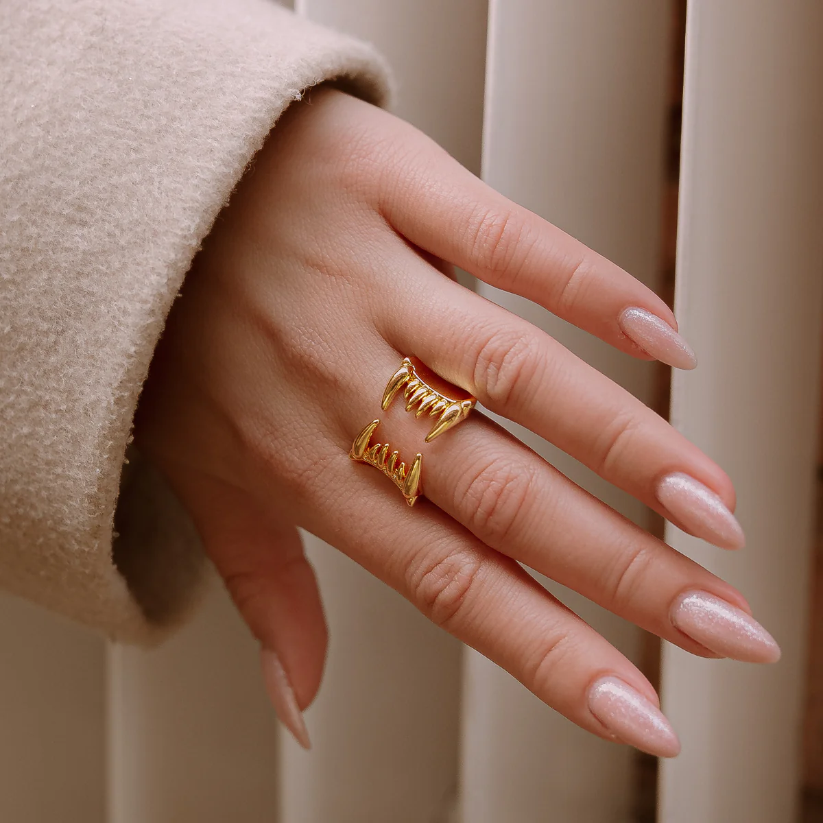 Clawed Jaw Ring - Image 3